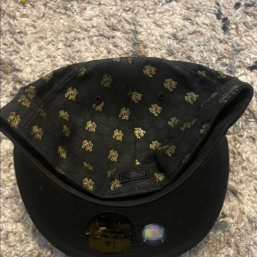 New Era Black and Gold NY Yankees Cap - Picture 2 of 3